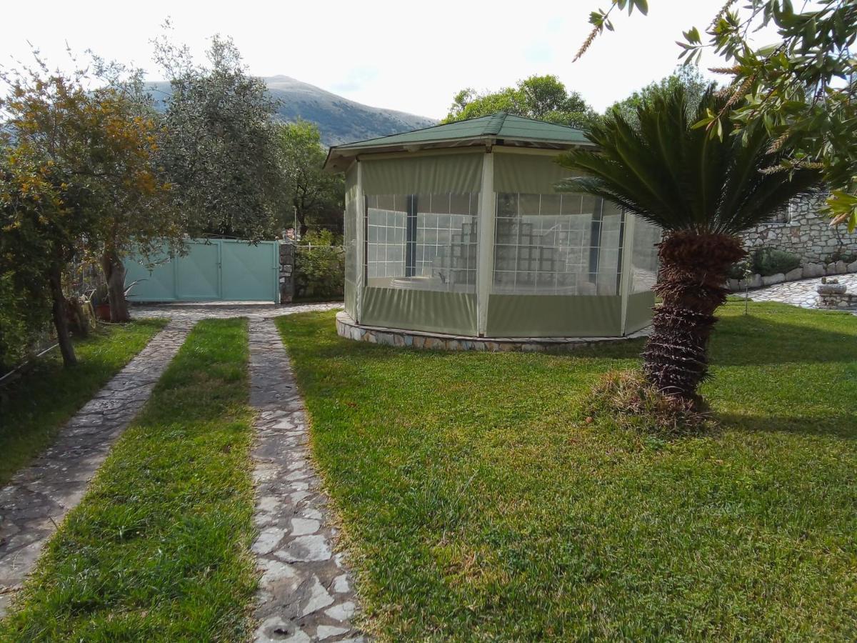 Dogis Retreat Apartment Agia Efimia Exterior photo