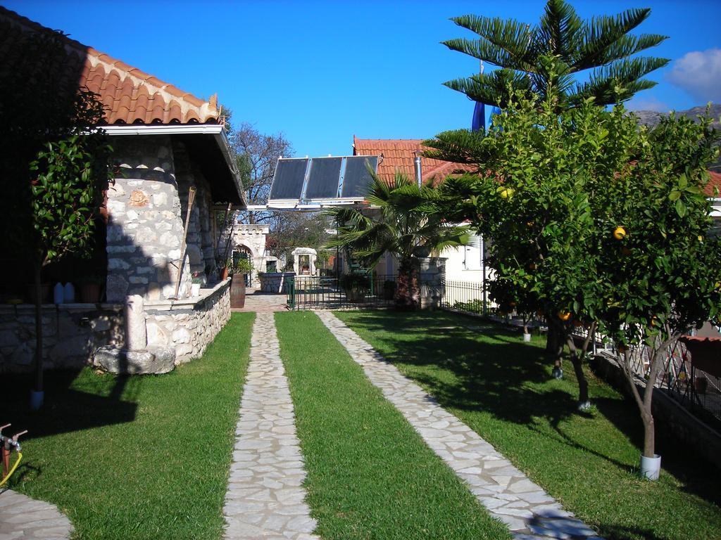 Dogis Retreat Apartment Agia Efimia Exterior photo