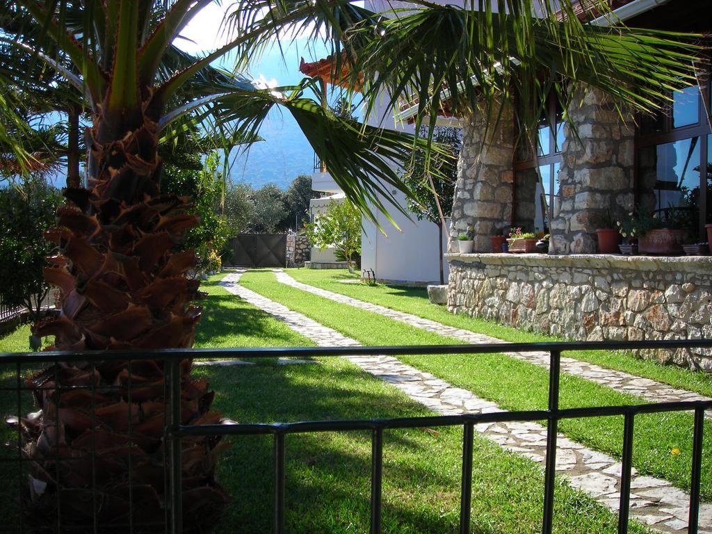 Dogis Retreat Apartment Agia Efimia Exterior photo